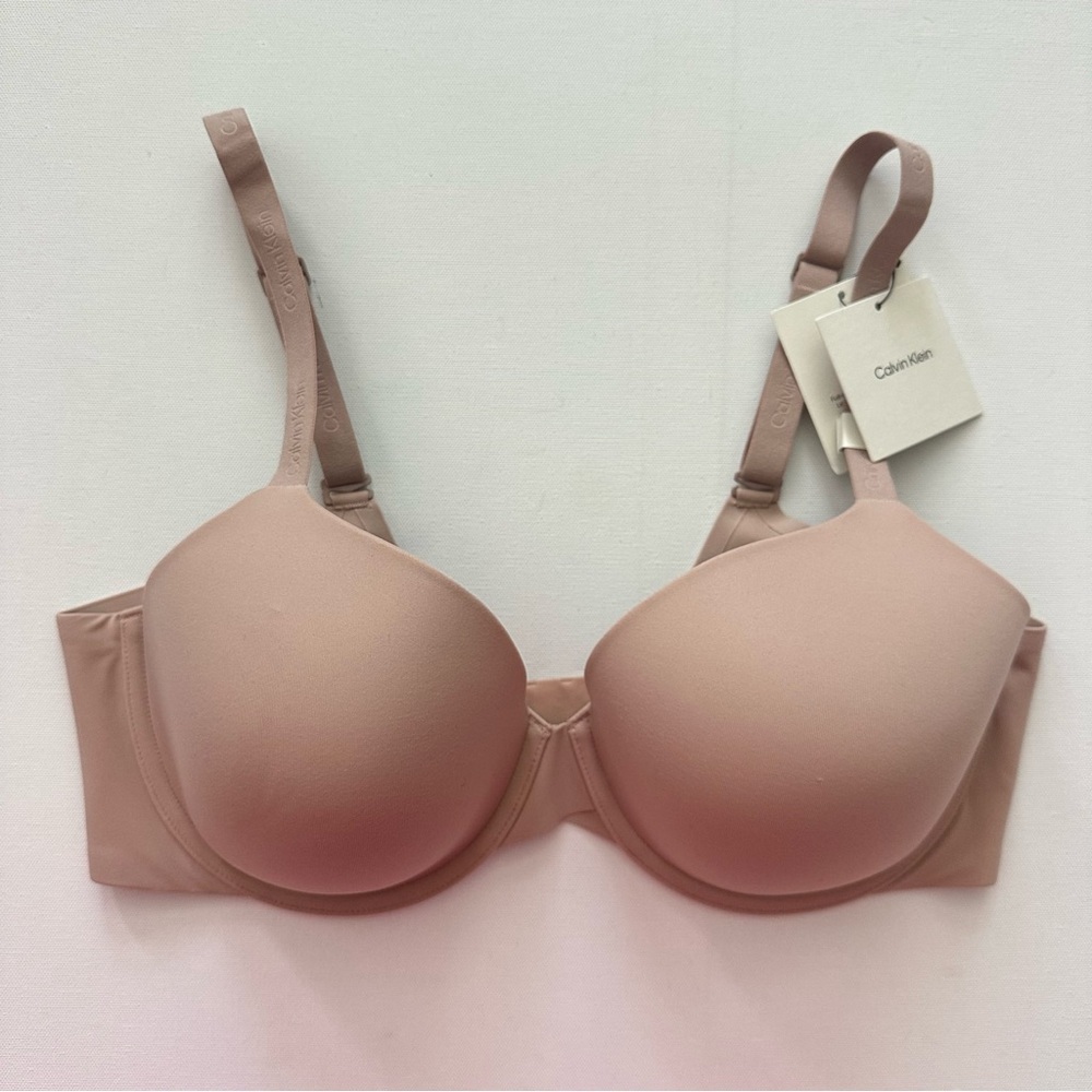 Calvin Klein Women's Lightly Lined Bralette Size 38D